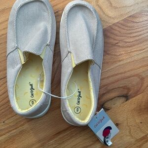 Big kid size 6 equal women 7.5 new but slightly too big